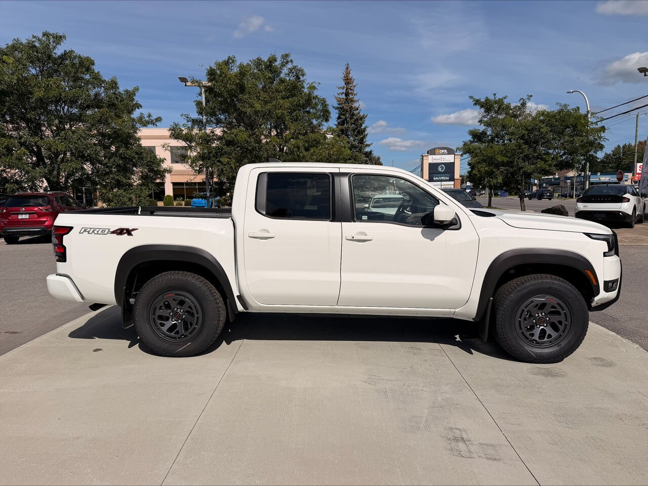 NISSAN Frontier FRONTIER CREW CAB PRO-4X LUXE SWB 2026 Blanc glacier Châteauguay - photo #5
