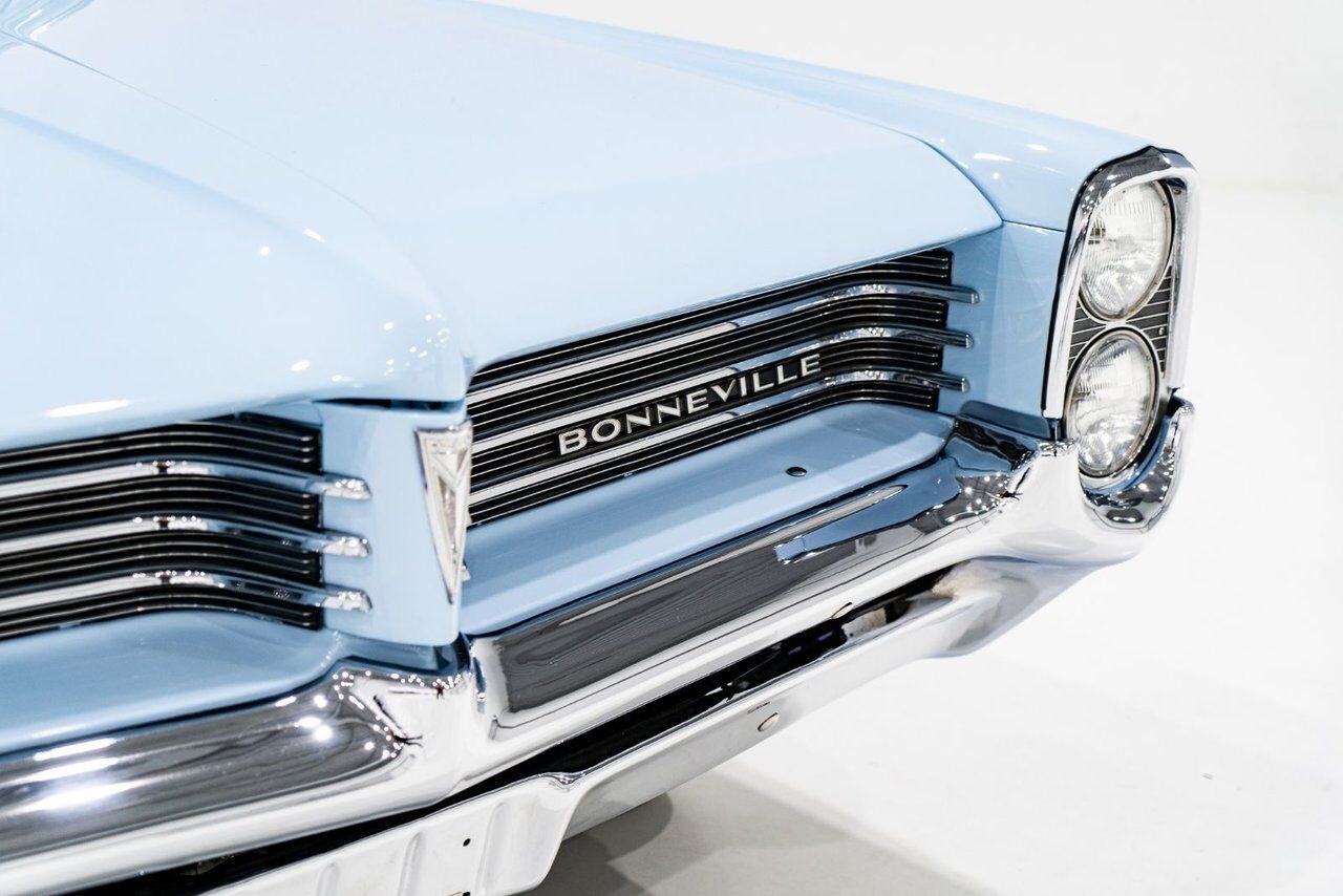 Pontiac Bonneville **PRICE IN USD** 1964 Bleu Montréal - photo #2