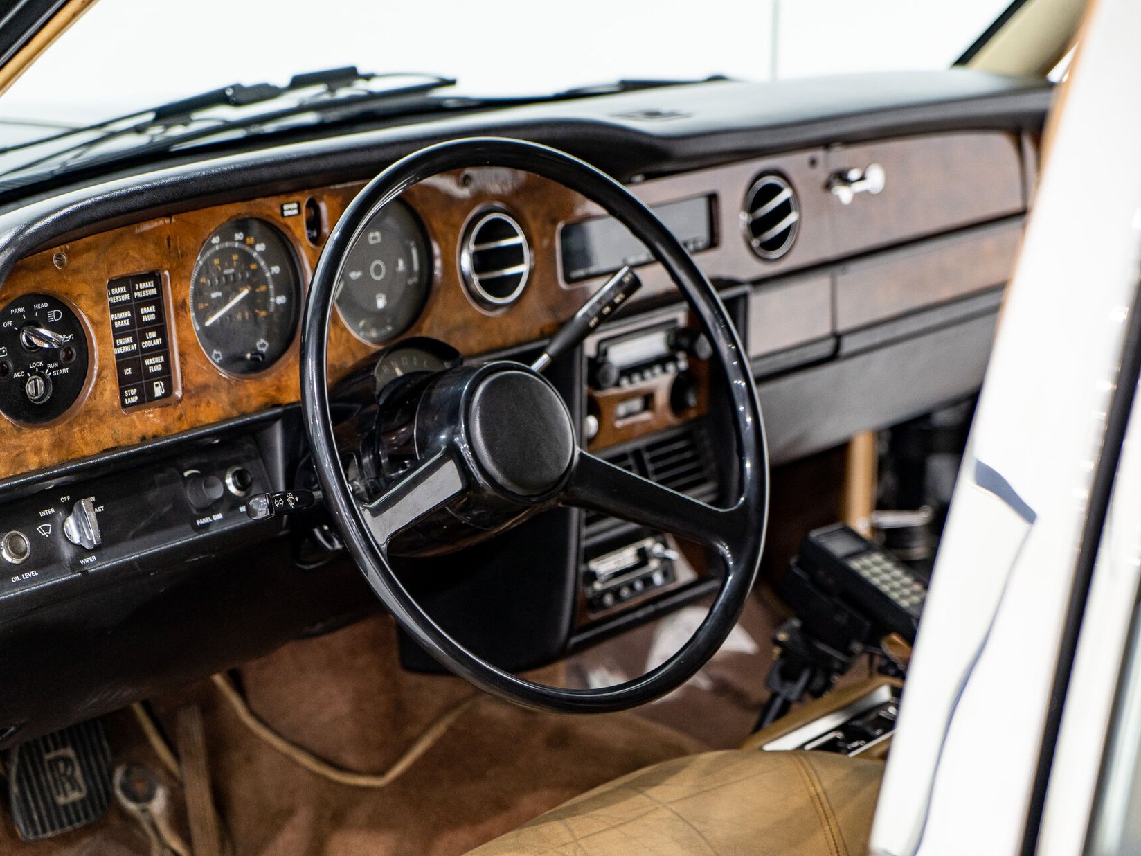 Rolls Royce Silver Spur **PRIX EN USD** 1981 Noir Montréal - photo #10