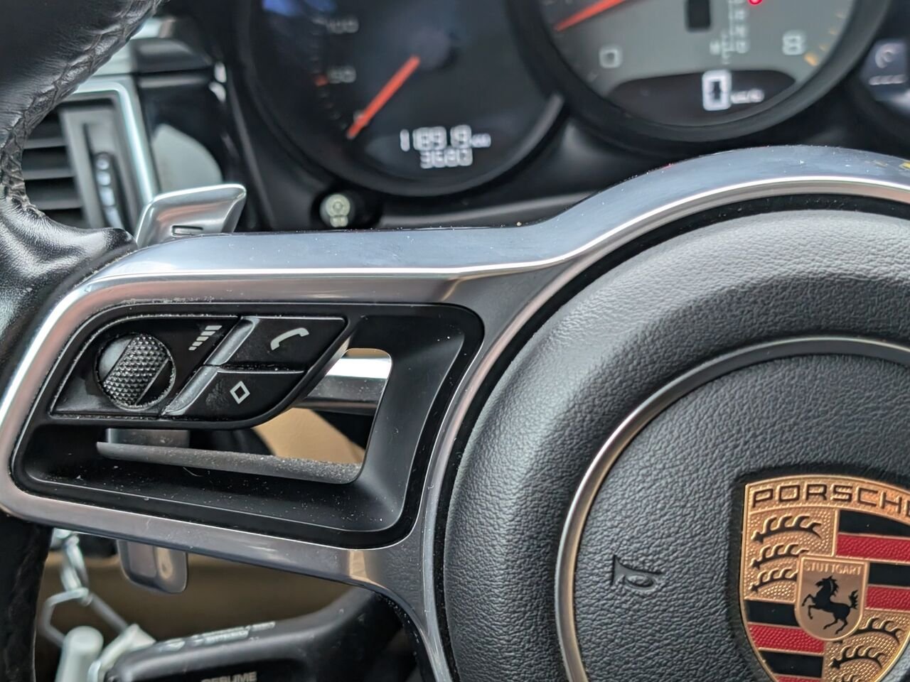 Porsche Macan S/AWD/SIÈGES EN CUIR ET CHAUFFANTS/TOIT OUVRANT PANORAMIQUE/BLUETOOTH/AC BIZONE 2017 Noir Sherbrooke - photo #14