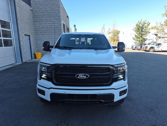 2026 Ford F-150 LARIAT Oxford White