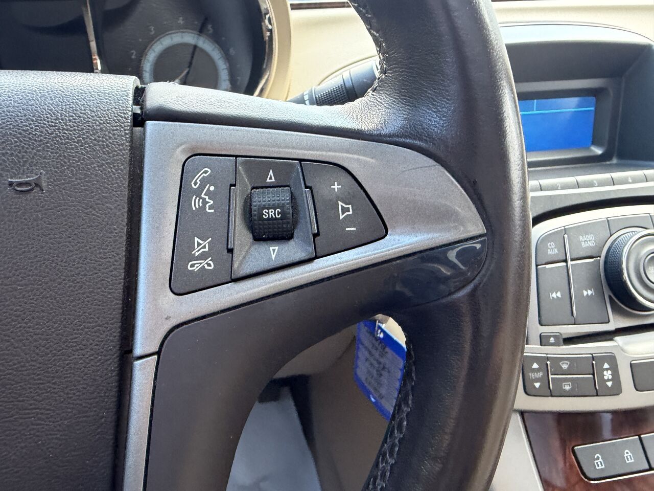 Photo 15 — Buick LaCrosse 2010