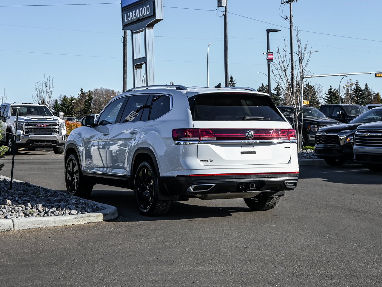 2024 Volkswagen Atlas Highline 2.0 TSI 4MOTION White Sherwood Park - photo #10