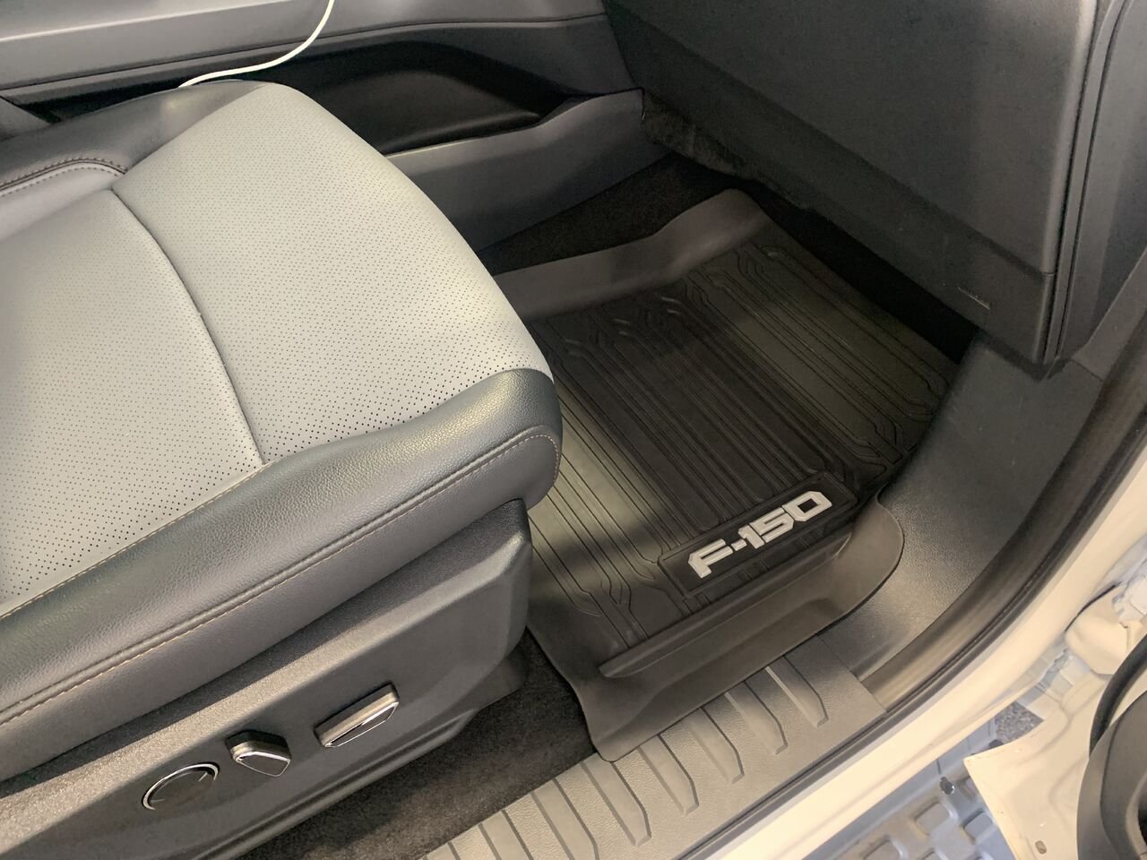 2025 Ford F-150 Lightning LIGHTNING LARIAT CREW CAB White Châteauguay - photo #13