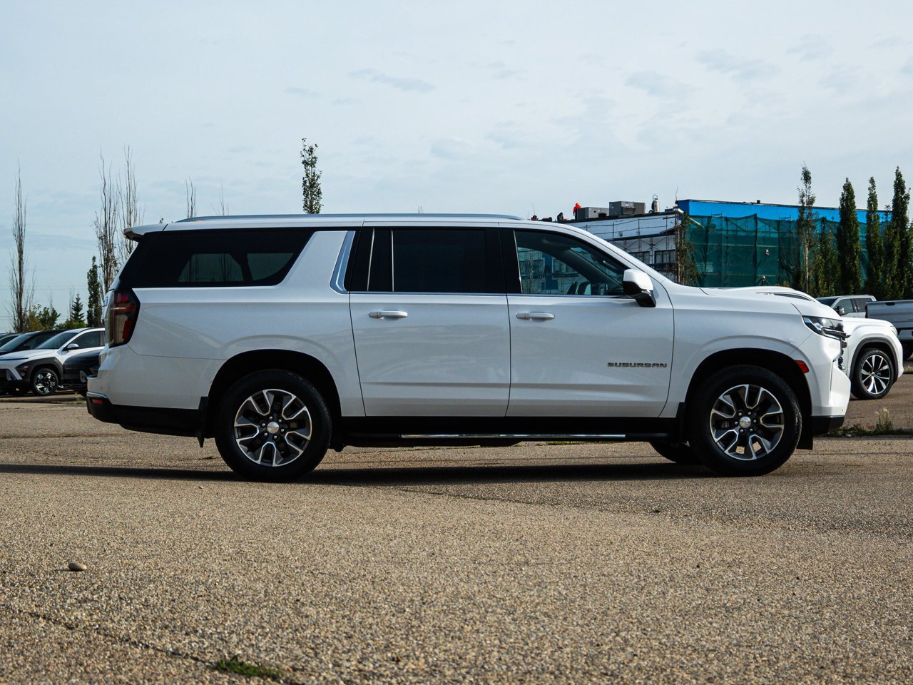 2023 Chevrolet Suburban 4WD 4dr LS White Sherwood Park - photo #14