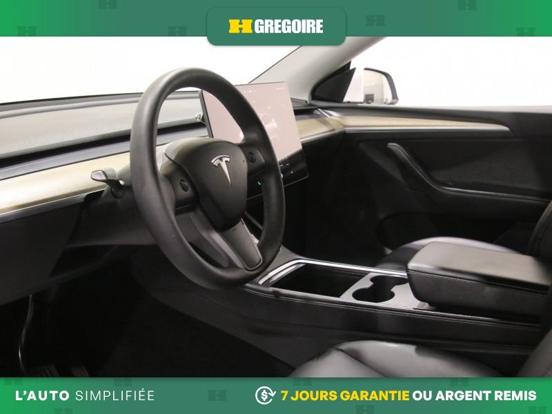 2023 Tesla Model Y White Saint-Léonard - photo #11