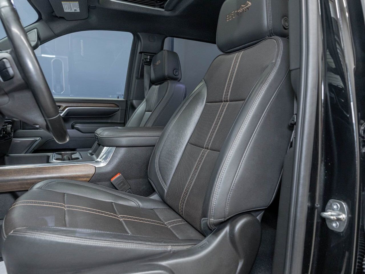 Chevrolet Silverado 2500HD HIGH COUNTRY Z71 CREW 4X4 *DIESEL* TOIT *HUD* BOSE 2024 Noir Saint-Jérôme - photo #11