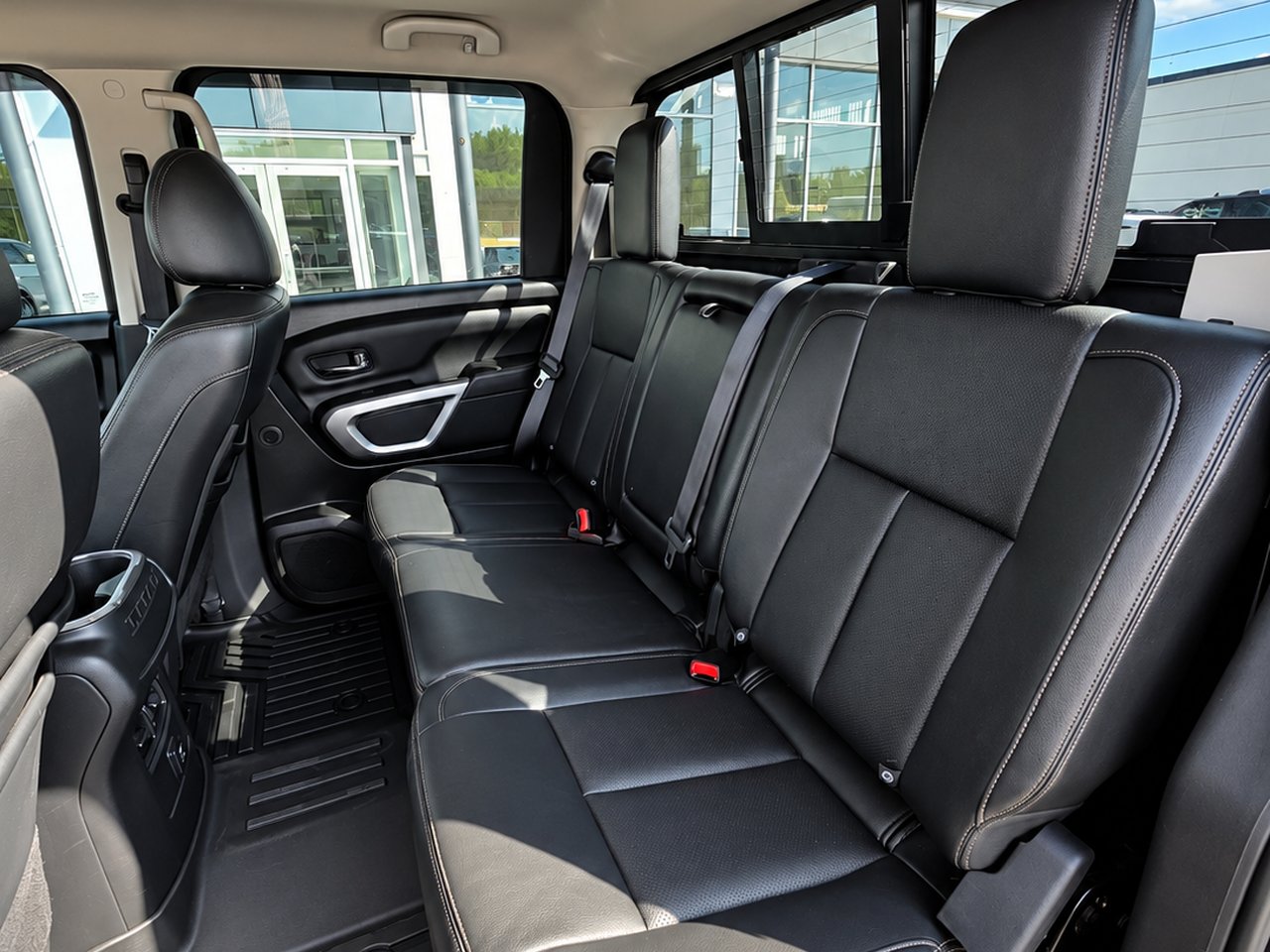 Nissan Titan XD Cummins 2016 Noir Granby - photo #12