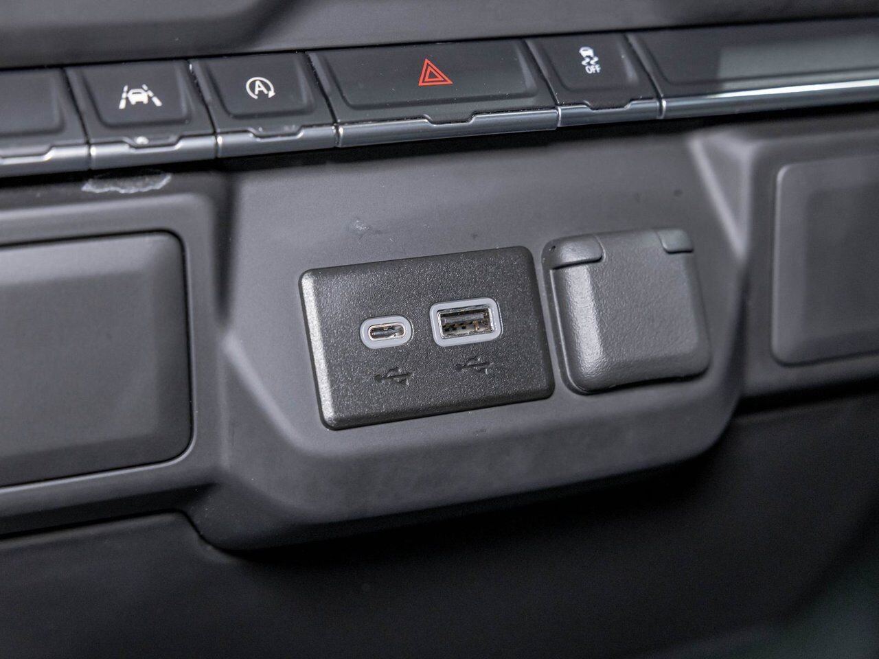 GMC Sierra 1500 PRO CREW 4X4 *CARPLAY* BLUETOOTH CAMERA WIFI USB 2024 Noir Saint-Jérôme - photo #19