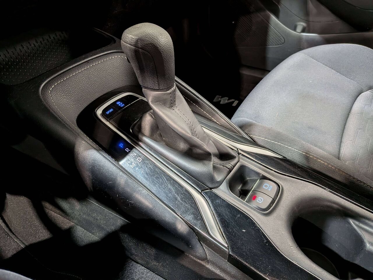 Toyota Corolla à hayon Manual 2019 Blanc Val-David - photo #26