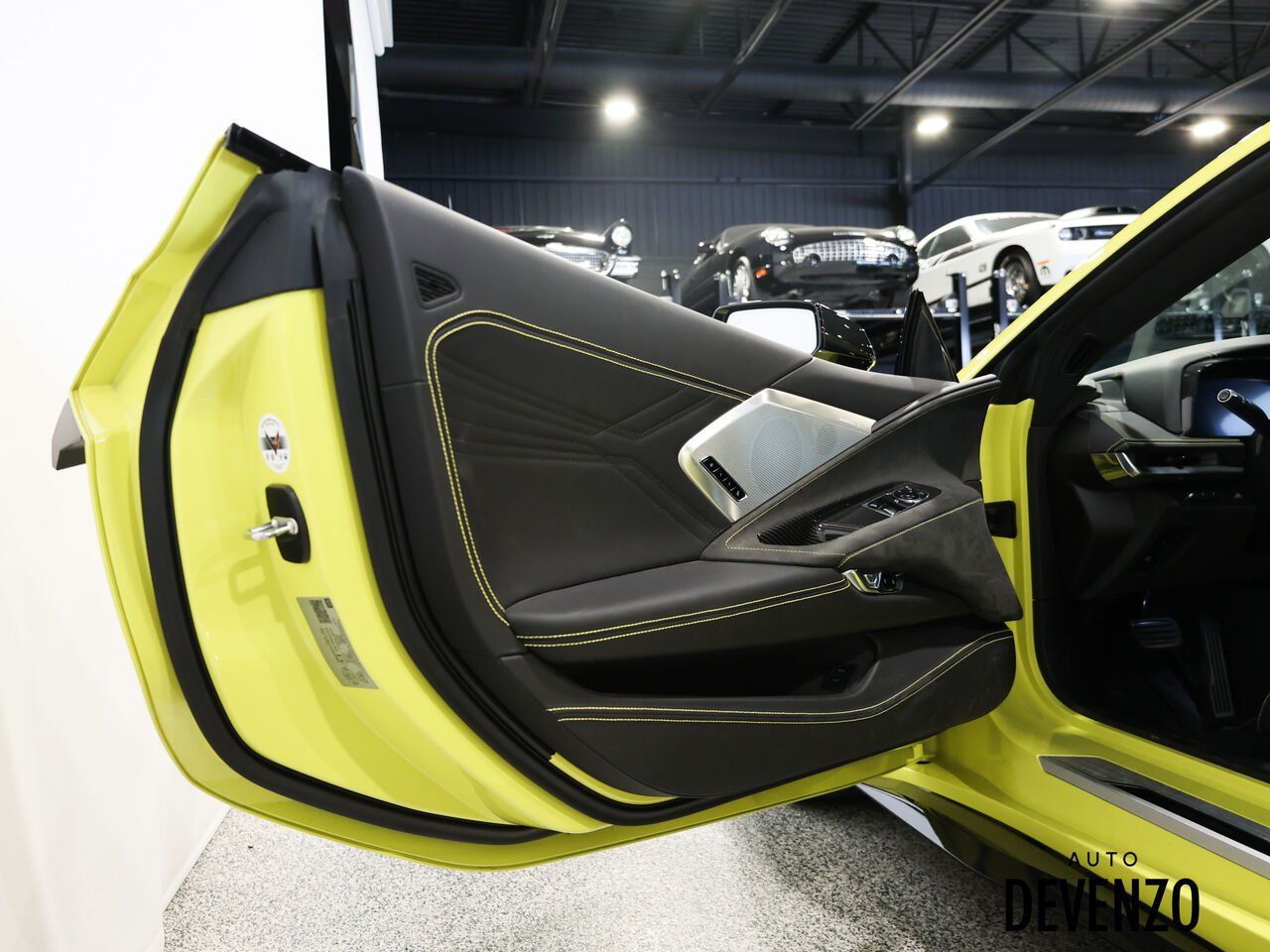 Chevrolet Corvette 2024 Jaune Saint-Eustache - photo #12
