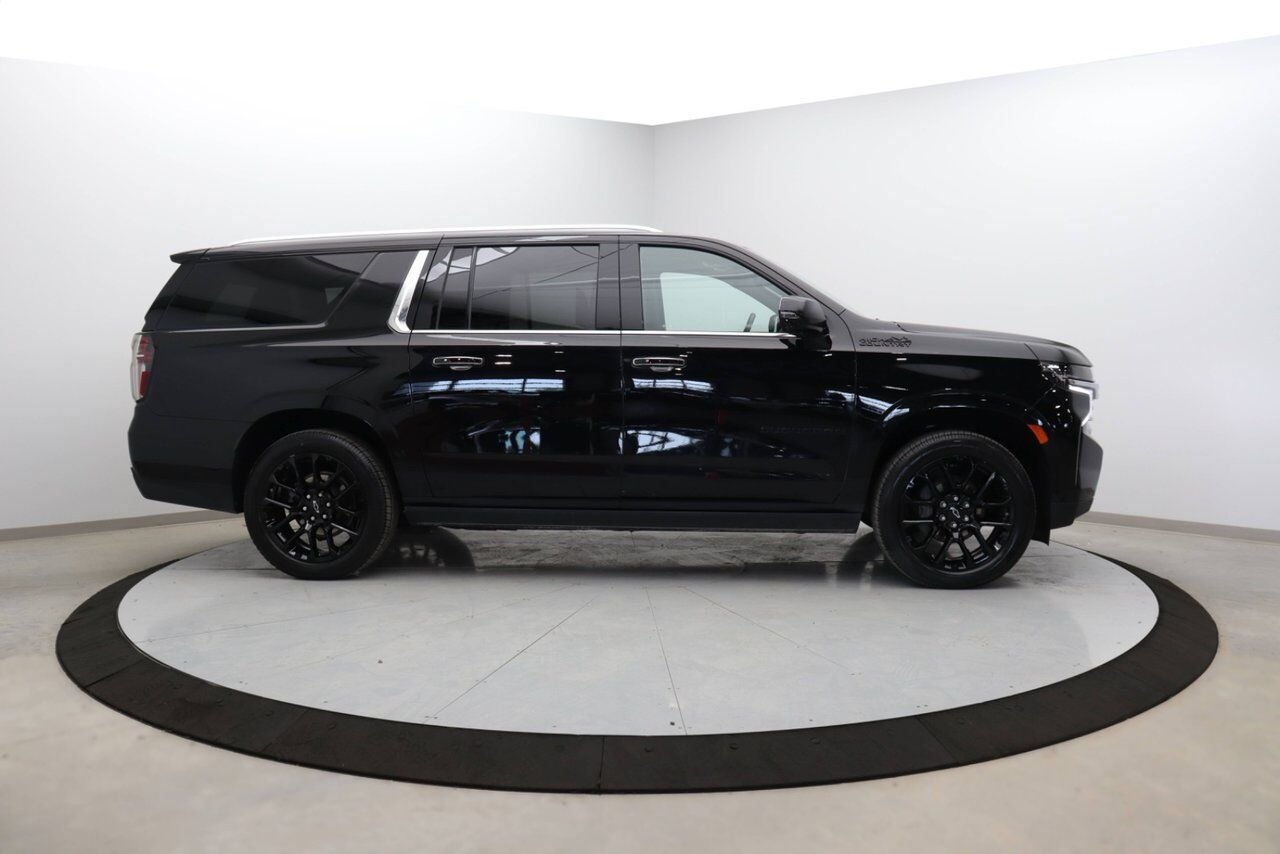 Chevrolet Suburban NIV 1GNSKGKT4PR480429 2023 Noir Chicoutimi - photo #22