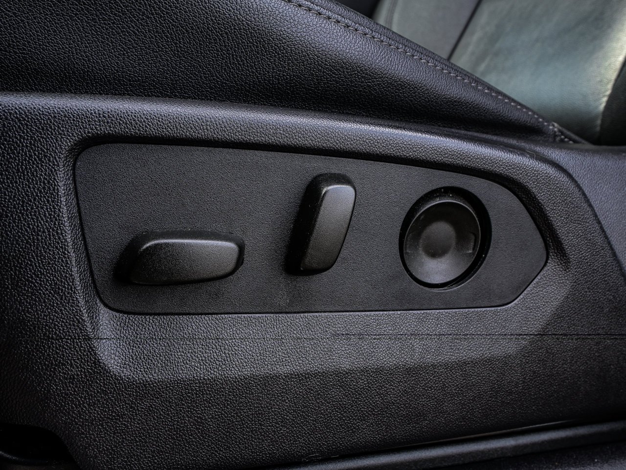 2024 GMC Sierra 1500 4WD Crew Cab 147 Elevation Black Sherwood Park - photo #17