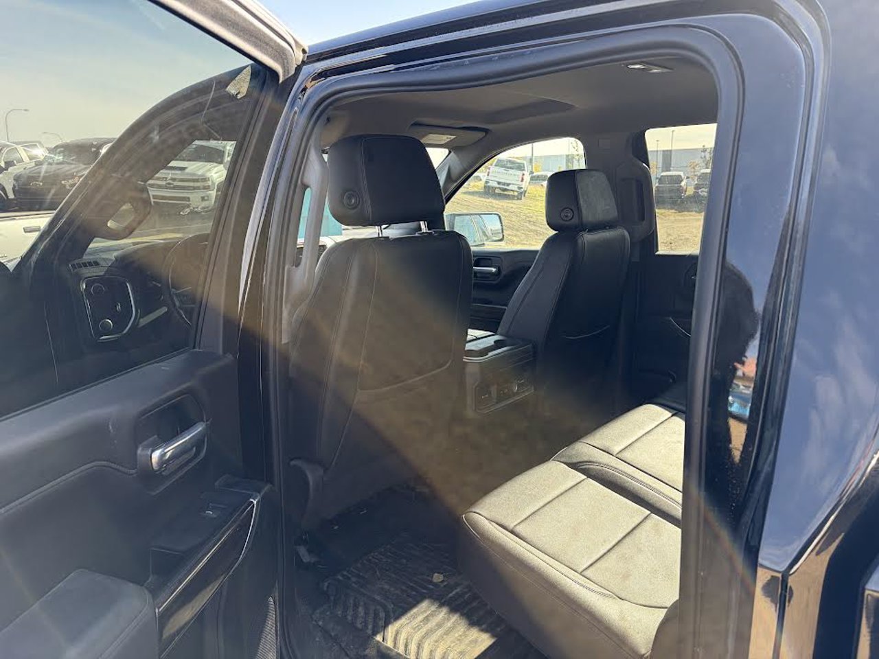 2021 Chevrolet Silverado 1500 4WD Crew Cab 147 RST Black Sherwood Park - photo #5