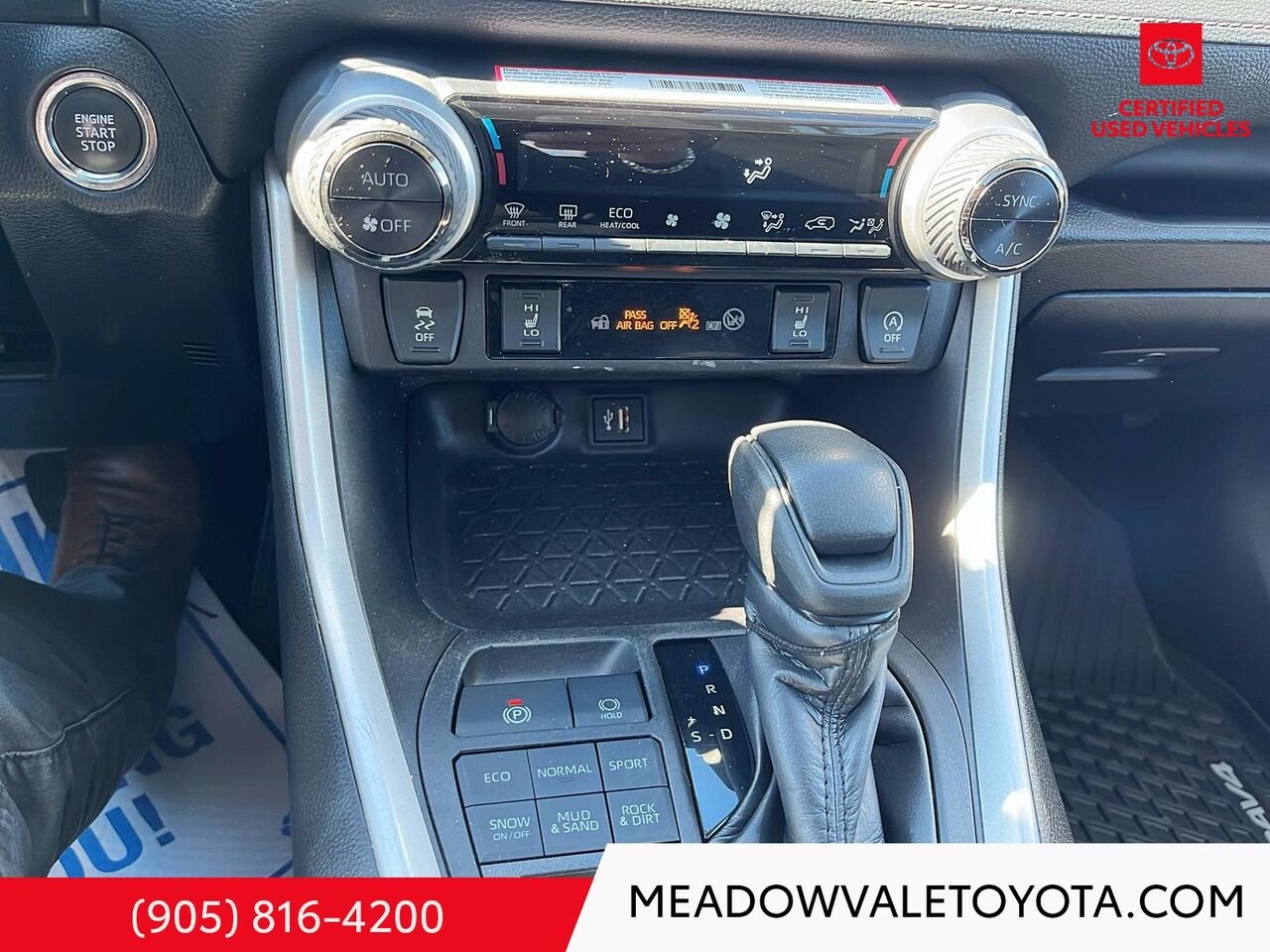 2024 Toyota RAV4 One Owner, Clean Car Fax, Power Sunroof, Power Trunk, Power Seat Grey Mississauga - photo #15