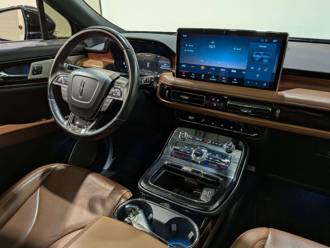2022 Lincoln Nautilus Reserve AWD Black Val-David - photo #21