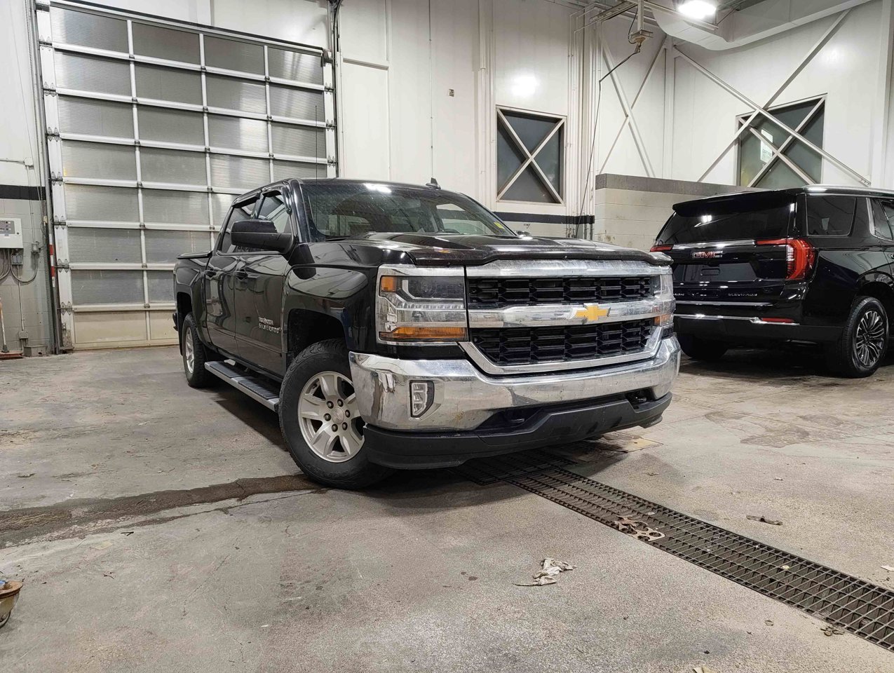 2016 Chevrolet Silverado 1500 4WD Crew Cab 143.5 LT w/1LT Black Sherwood Park - photo #1