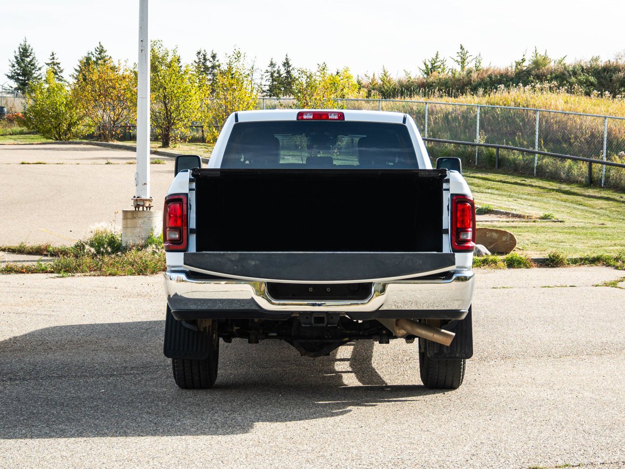 2025 Ram 2500 Tradesman 4x4 Crew Cab 8' Box White Sherwood Park - photo #15