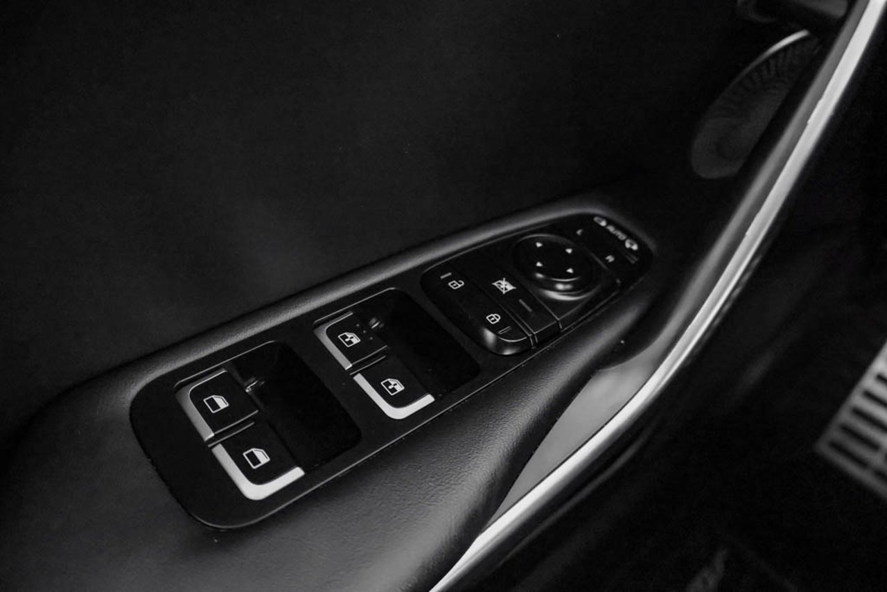 2018 Kia Stinger GT Limited AWD White Sherwood Park - photo #15