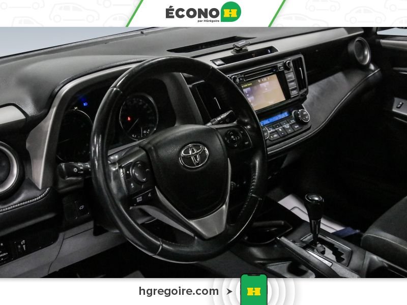 2016 Toyota Rav 4 mauve Laval - photo #9