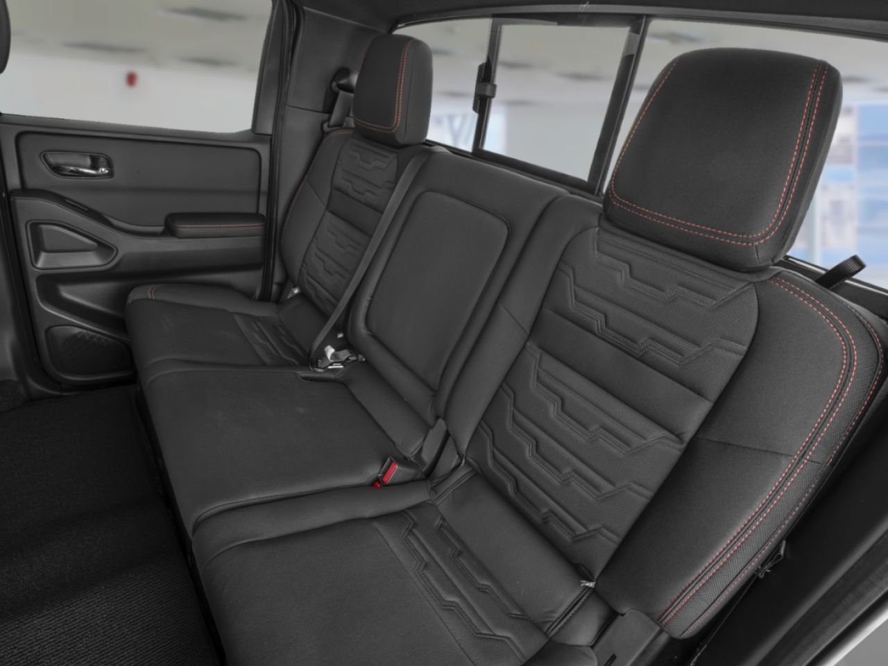 2026 Nissan Frontier Super Black Ste-Agathe des Monts - photo #5