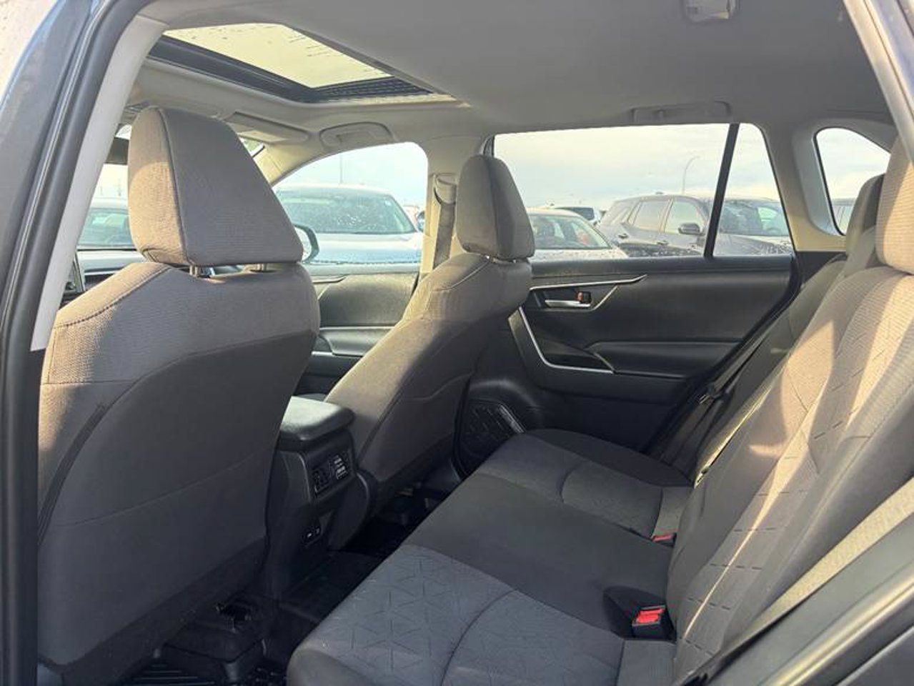 2021 Toyota RAV4 XLE AWD Grey Sherwood Park - photo #5