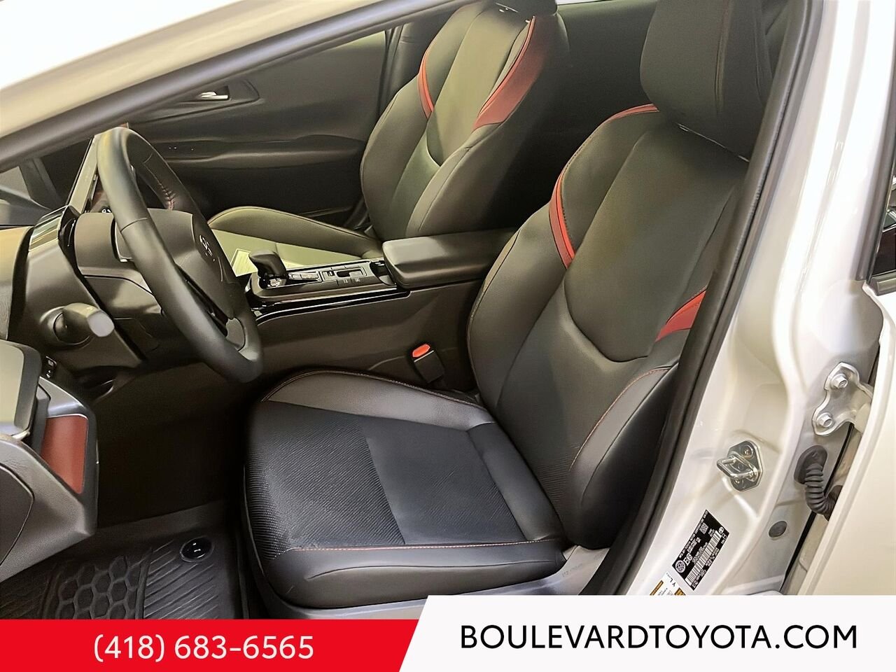 2025 Toyota Prius hybride branchable 99682A-100 | XSE Wind Chill Pearl Québec - photo #8