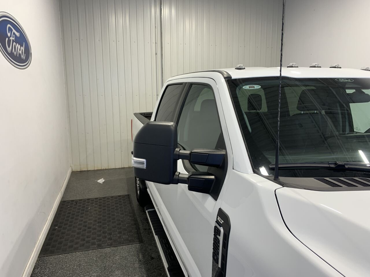 Ford Super Duty F-250 SRW XLT F250 XLT, 4X4, DIESEL, PRET A TRAVAILLER 2024 Blanc Châteauguay - photo #9