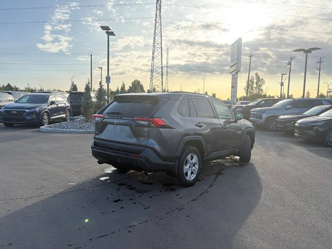 2021 Toyota RAV4 XLE AWD Grey Sherwood Park - photo #4