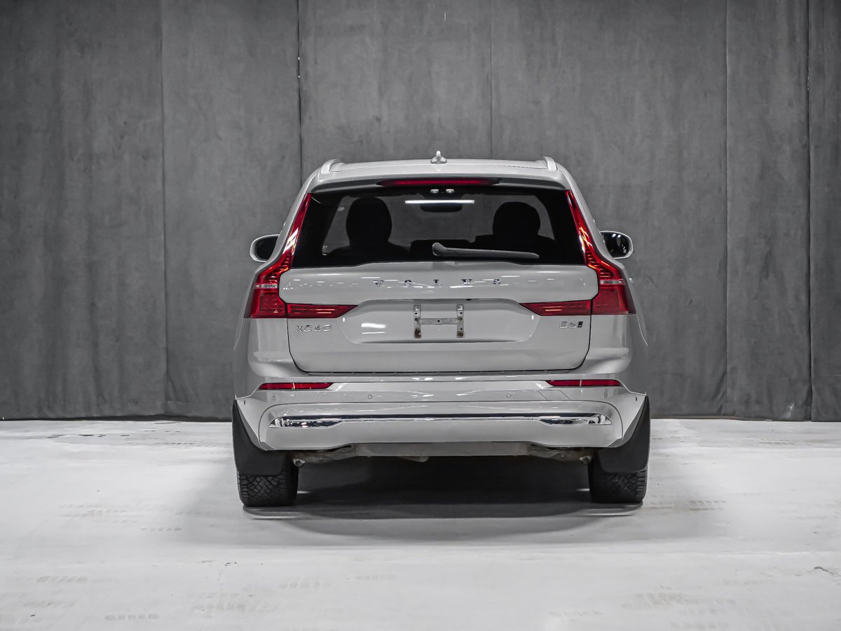 Volvo XC60 B6 INSCRIPTION ADVANCED CLIMATE 2022 Argent Montréal - photo #4
