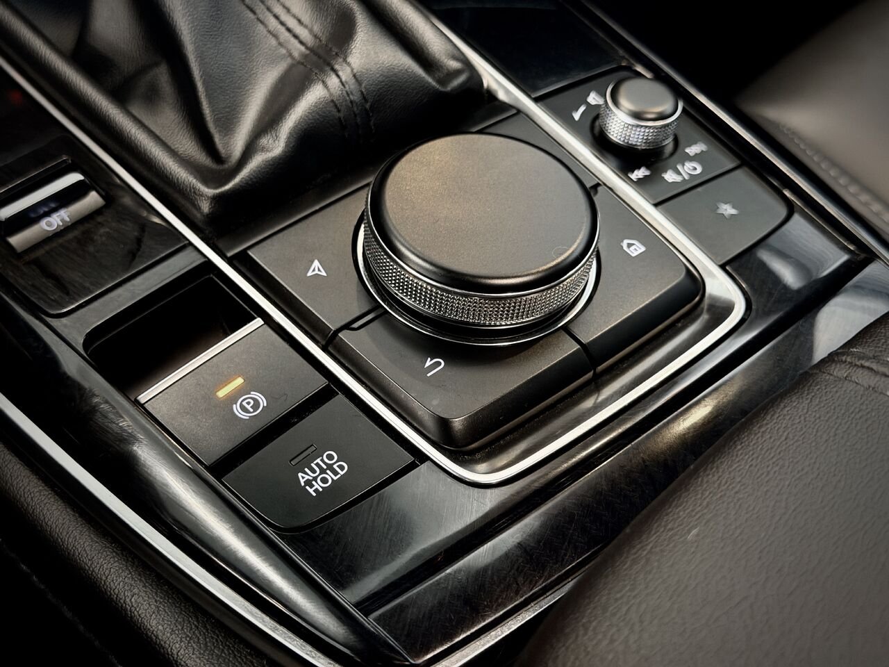 2024 Mazda CX-30 Grey Notre-Dame-des-Prairies - photo #30