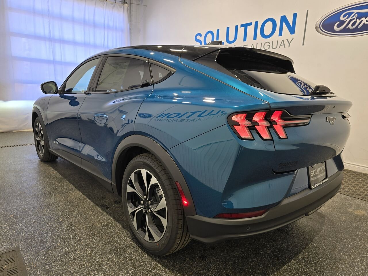 2026 Ford Mustang Mach-E Adriatic Blue Metallic Châteauguay - photo #1