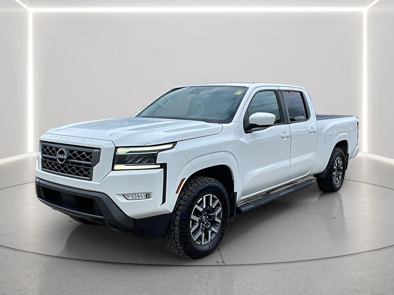 White 2022 Nissan Frontier Pickup Truck Four-Wheel Drive Automatic