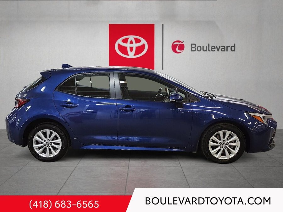 2024 Toyota Corolla Hatchback SE Blue