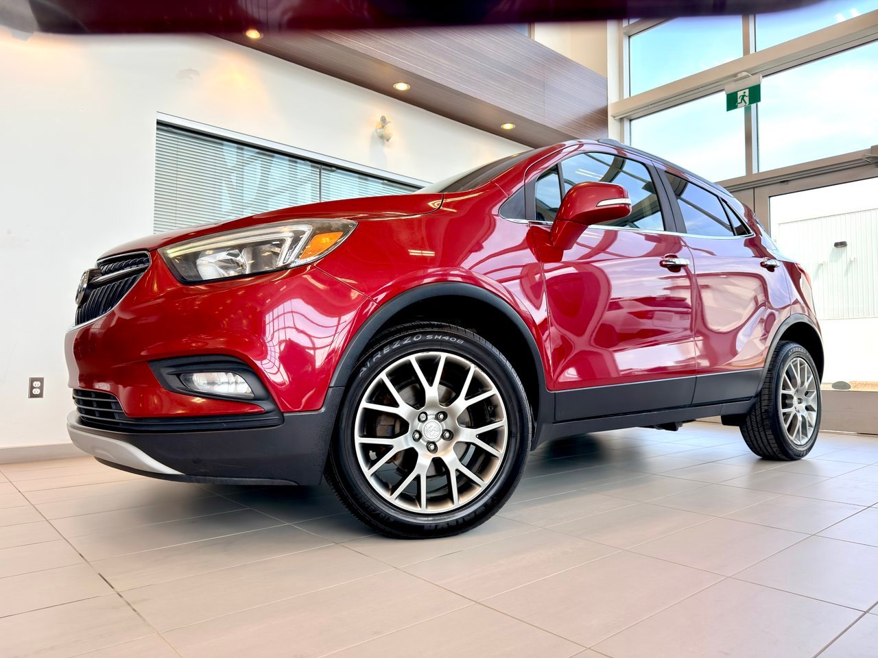 Buick Encore 2017 Rouge Notre-Dame-des-Prairies - photo #1