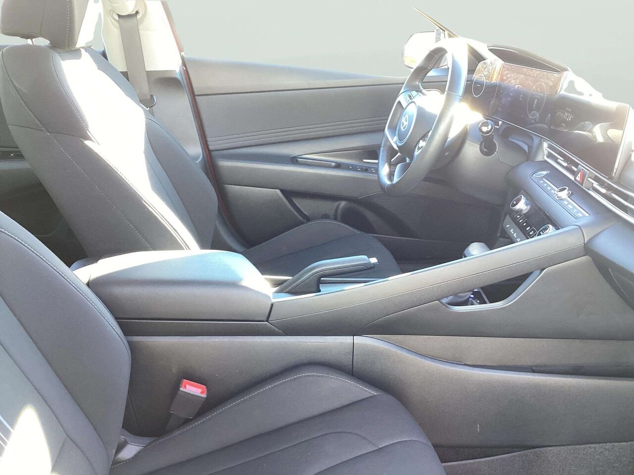 HYUNDAI ELANTRA PREFERRED Preferred IVT avec ensemble technologie 2026 Rouge Gatineau - photo #17