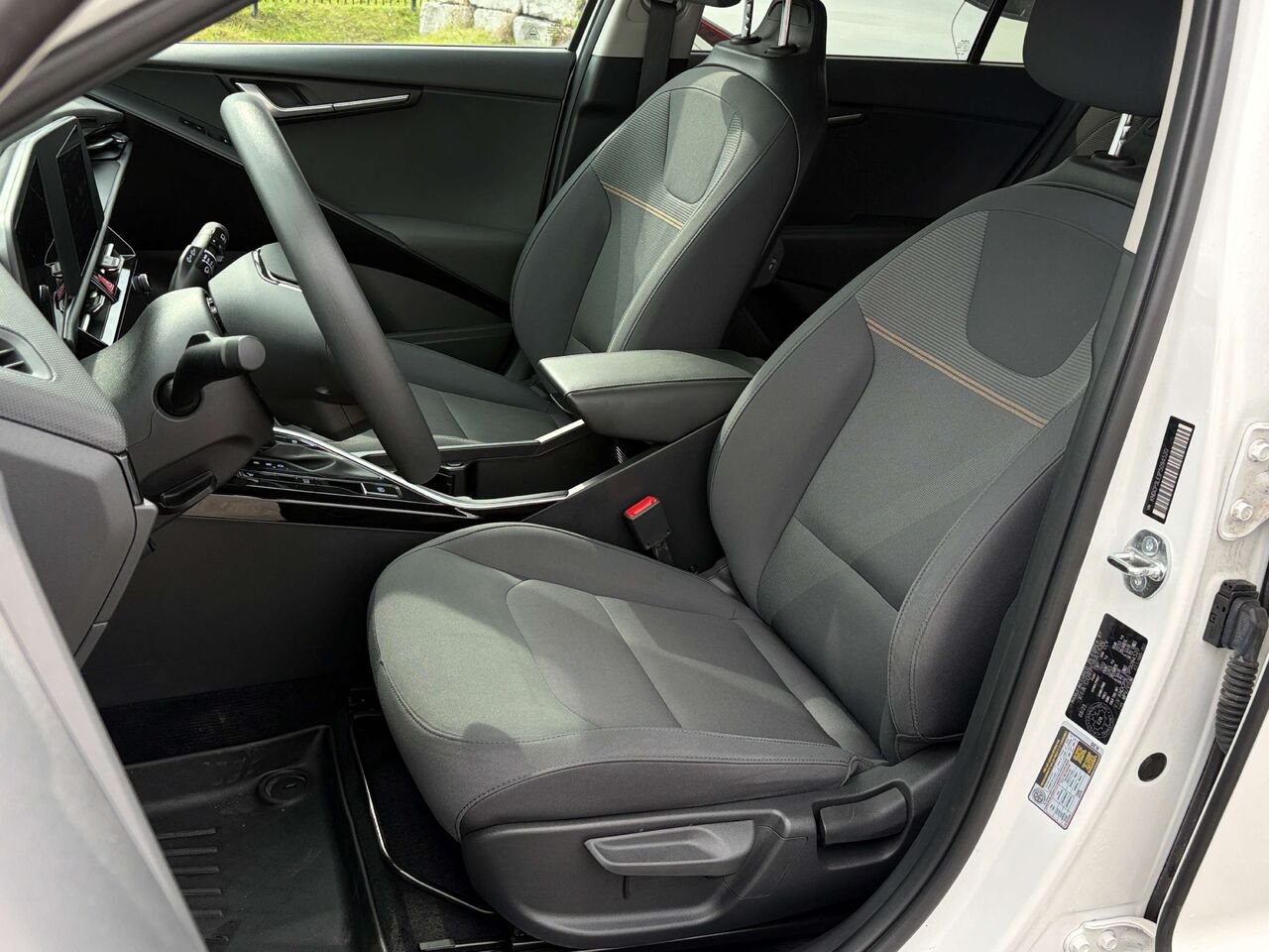 Kia Niro 2023 Blanc Gatineau - photo #12