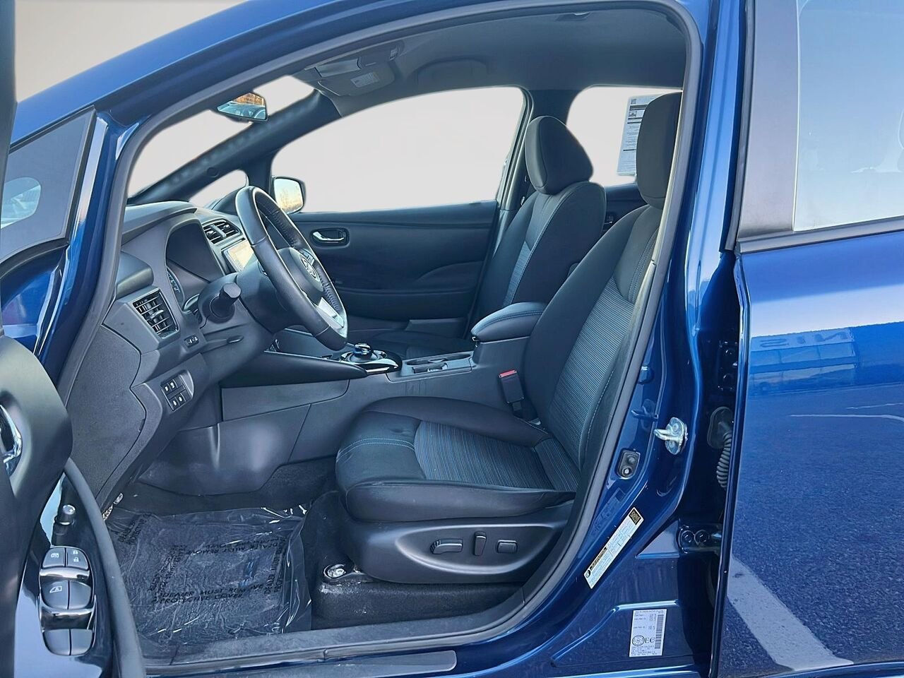 2023 Nissan LEAF SV PLUS Blue Québec - photo #8