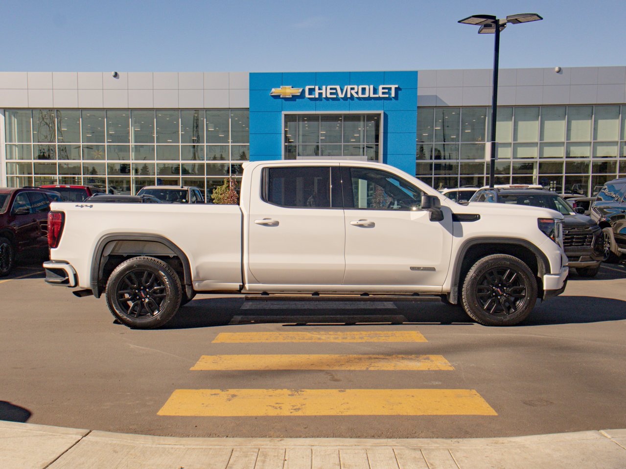 2024 GMC Sierra 1500 4WD Crew Cab 147 Elevation White Sherwood Park - photo #11