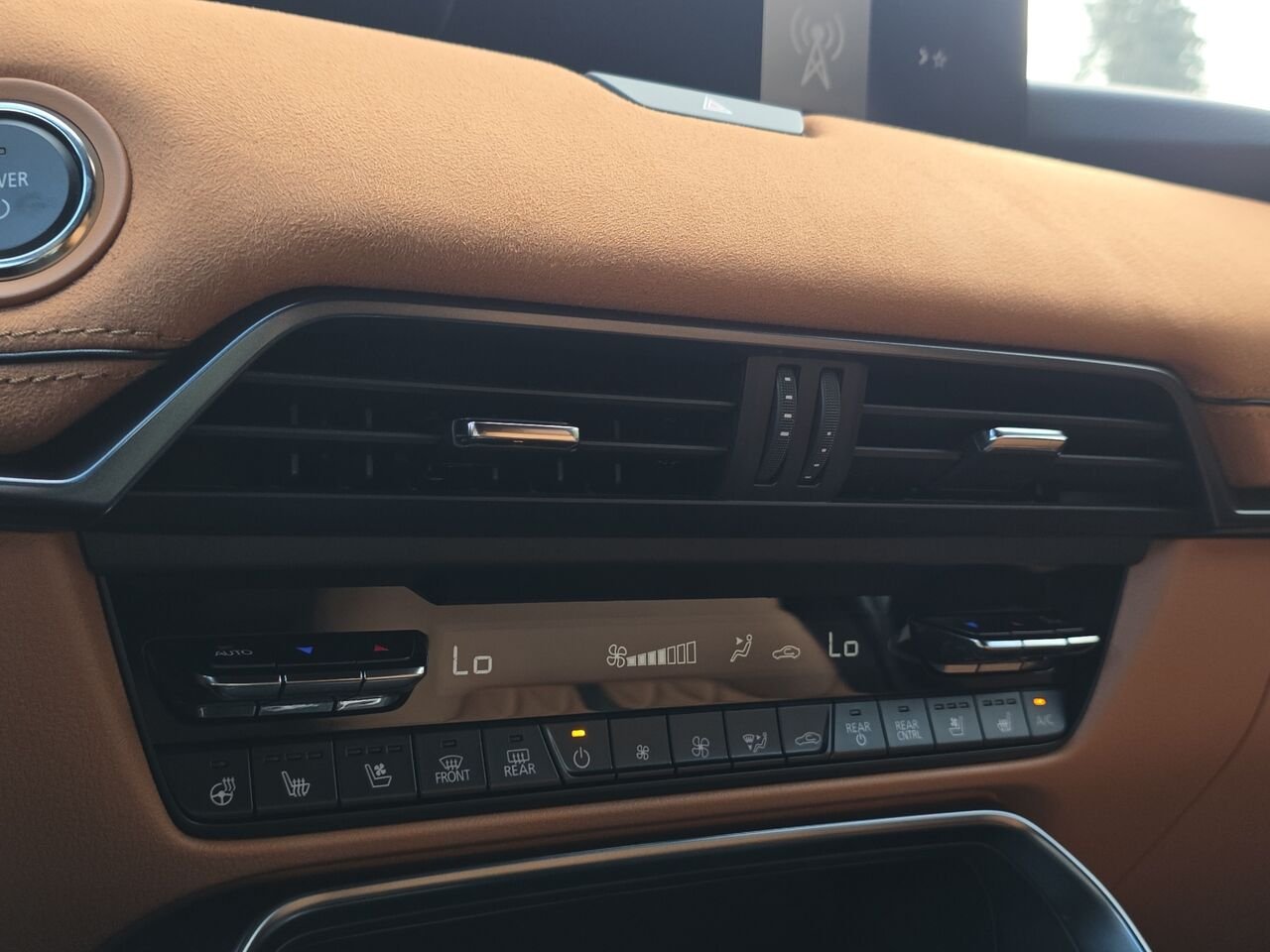 2026 Mazda CX-70 PHEV Signature TI Jet Black Mica Val-David - photo #22