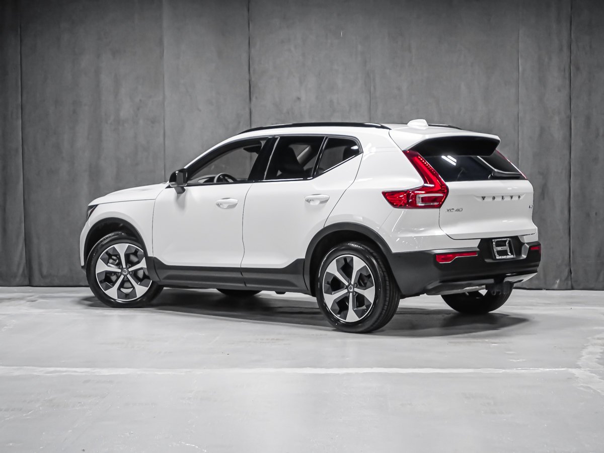 Volvo XC40 B5 PLUS DARK CLIMAT CYCLISTE 2026 Blanc Montréal - photo #3