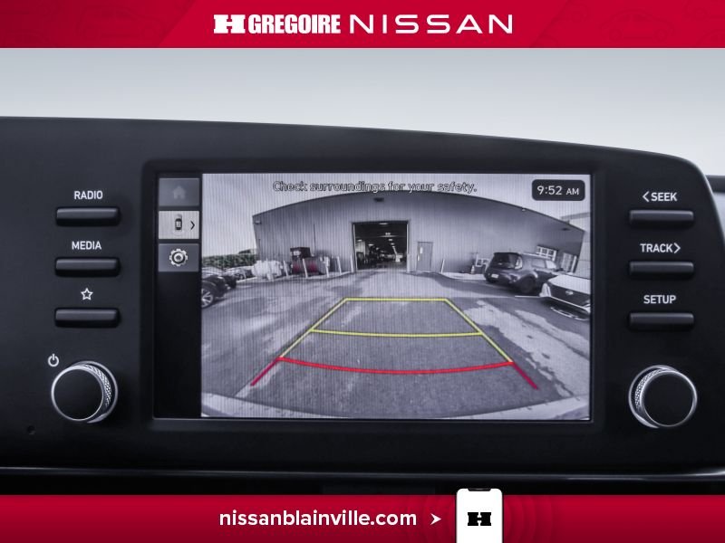 2025 Hyundai Elantra Grey Blainville - photo #17