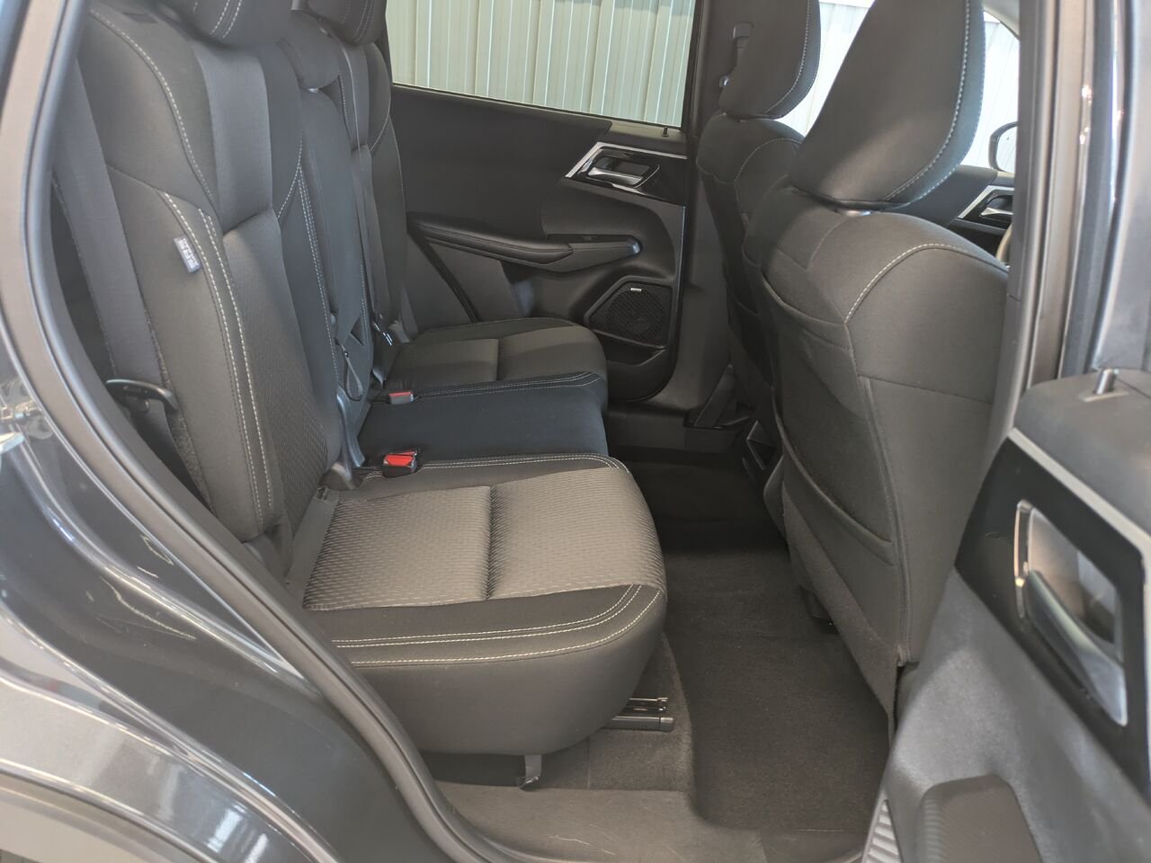 2025 Mitsubishi Outlander Grey Gatineau - photo #17