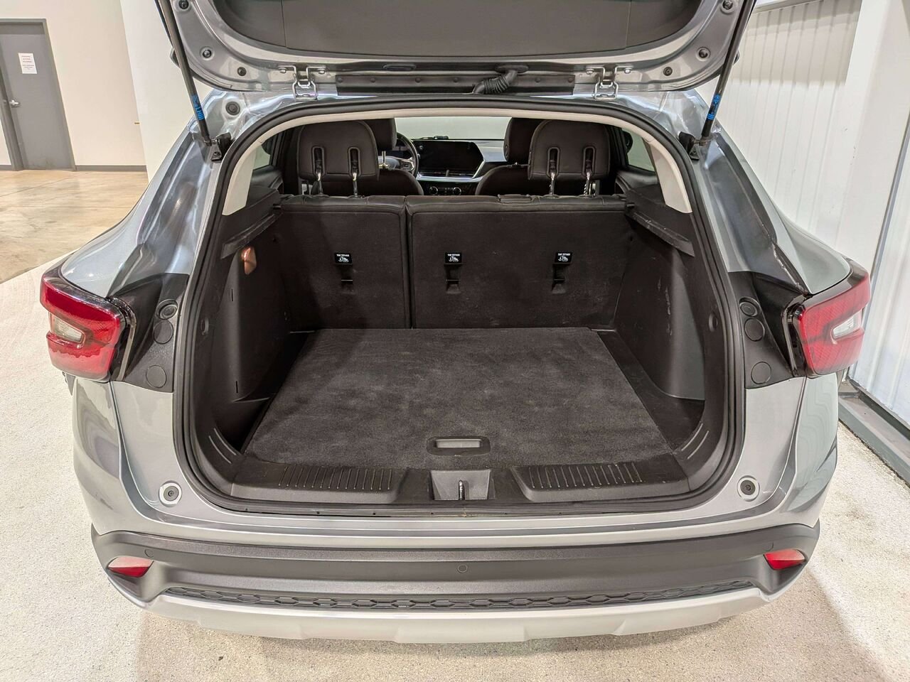 2025 Chevrolet Trax FWD 4dr LT Grey Val-David - photo #8