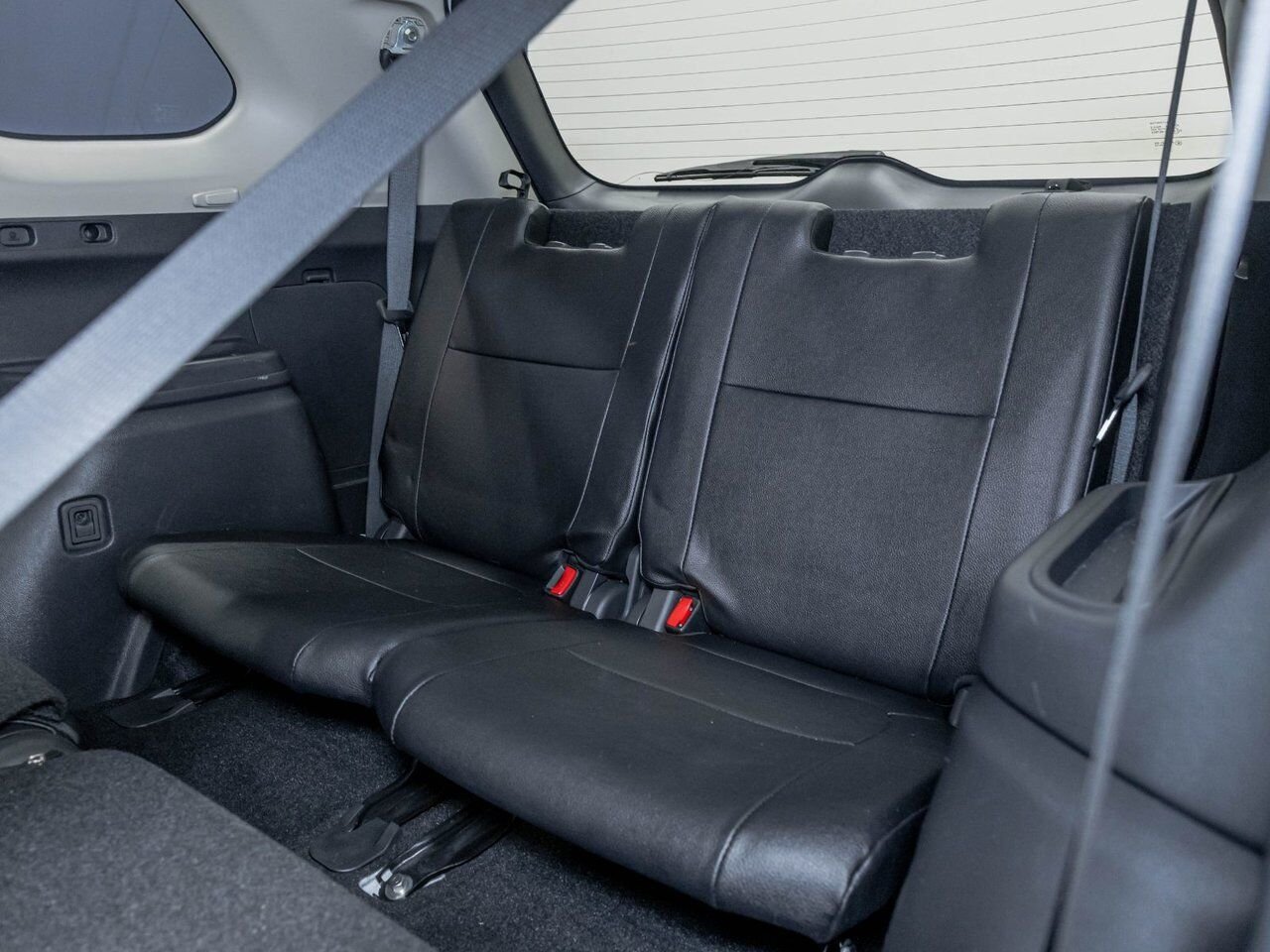 Mitsubishi Outlander ES AWD *TOIT* CUIR 7 PLACES SIÈGES CHAUFF CAM 360 2018 Blanc Saint-Jérôme - photo #28