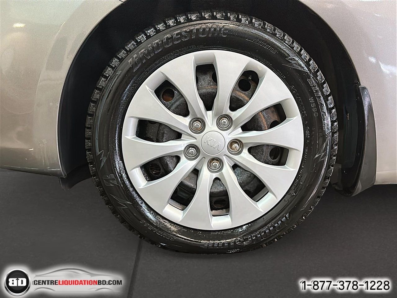 Kia Rondo LX familiale 4 portes BM | A8559 2015 Gris Granby - photo #10