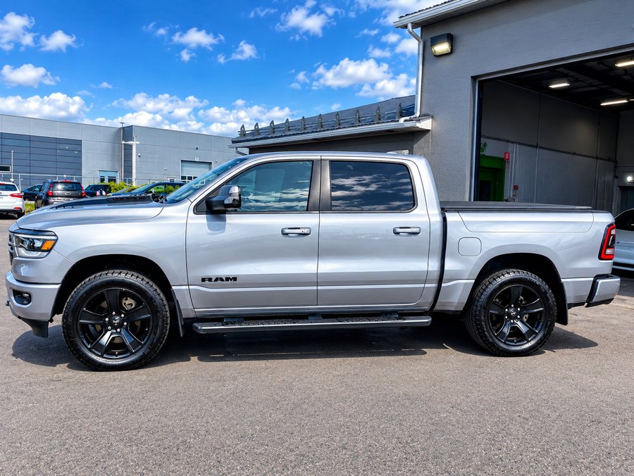 Ram 1500 Sport cabine d'équipe 4x4 caisse de 5 pi 7 po 2022 Gris