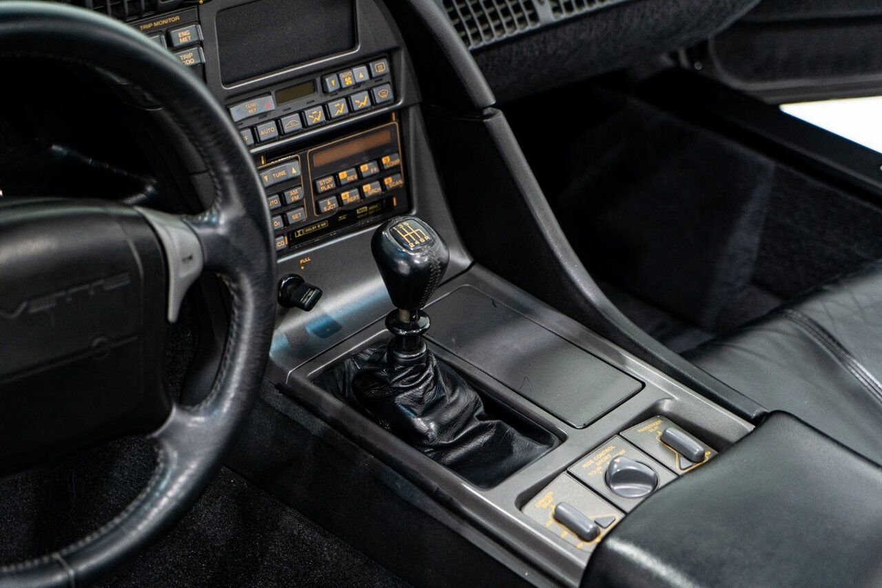 Chevrolet Corvette ZR1 | PRIX EN USD 1990 Noir Montréal - photo #65