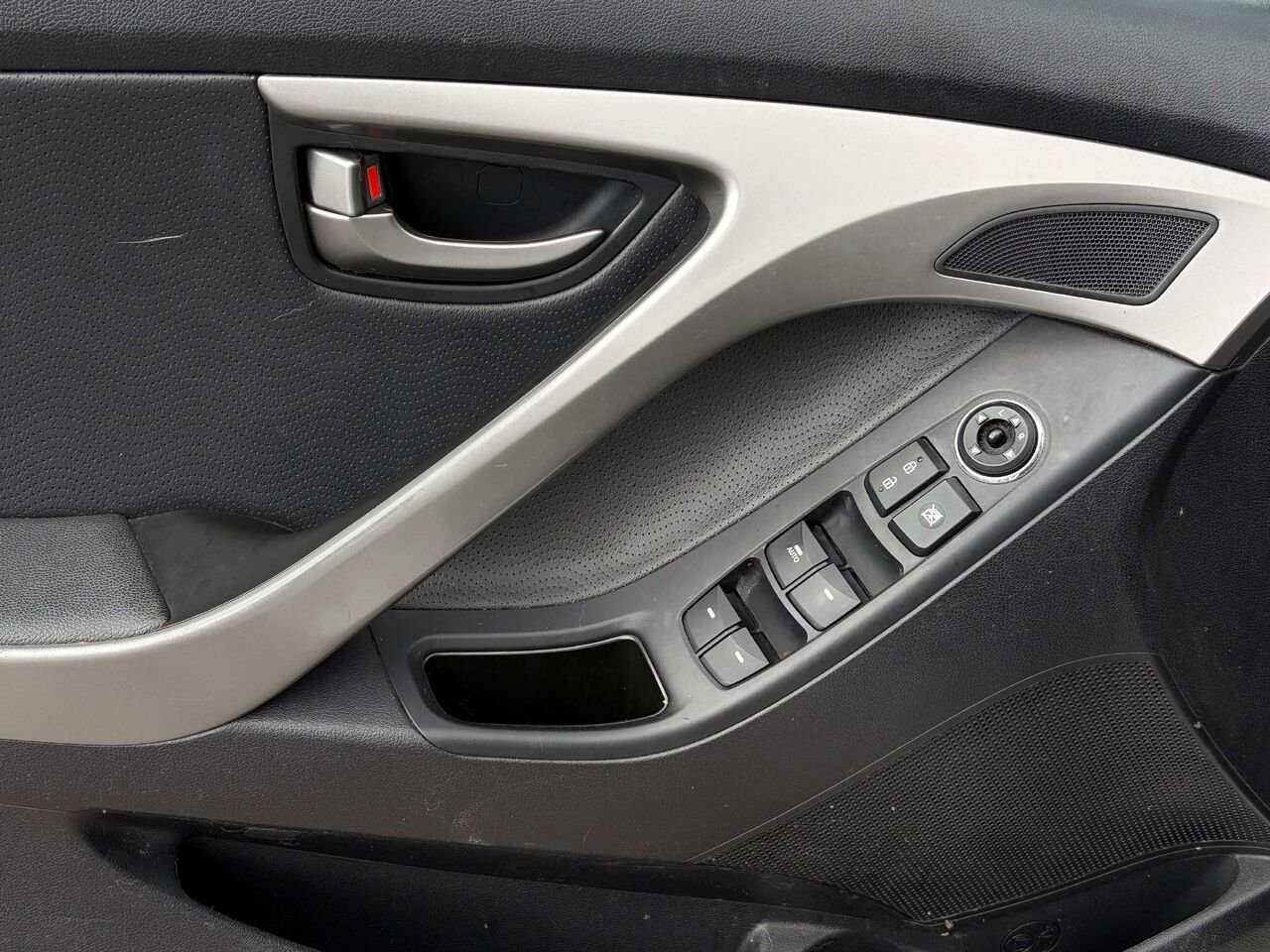 2013 Hyundai ELANTRA Limited White Gatineau - photo #9