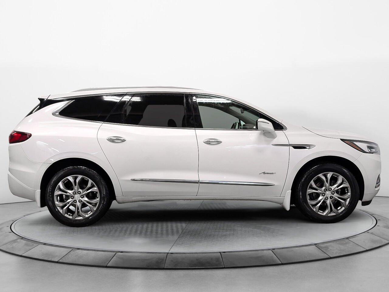 BUICK ENCLAVE Avenir 7 places Toit Ouvrant Moteur V6 3.6L 2021 Blanc Sherbrooke - photo #4
